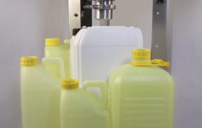 同一臺(tái)機(jī)器可處理各種形狀、重量的容器

